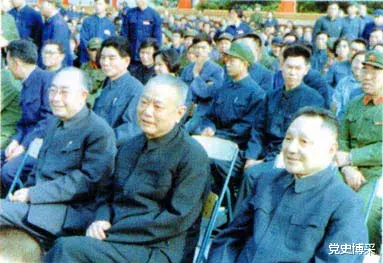 四人帮|林彪事件后，吴德得到了毛主席周总理的重用，对“四人帮”的行为进行了抵制