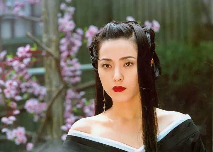 冻龄|44岁的她曾被称“最美女鬼” , 三任男友皆成影帝，简直是冻龄女神