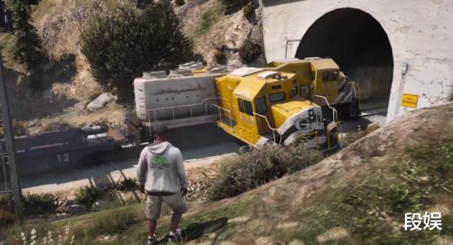 侠盗猎车手|《GTA5》用火车拦截火车会发生什么？直接堵在洞口，会成功吗？