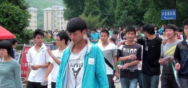 教育部|专科生迎来“好消息”，从2022年开始，这些专科生“免试”读本科