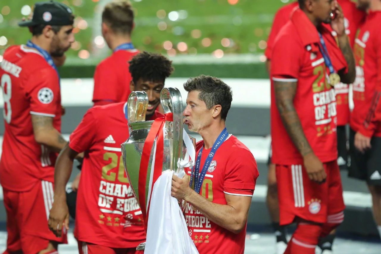 欧冠|圆梦！世界足球先生首夺欧冠冠军流下热泪，进球数完爆梅西+C罗