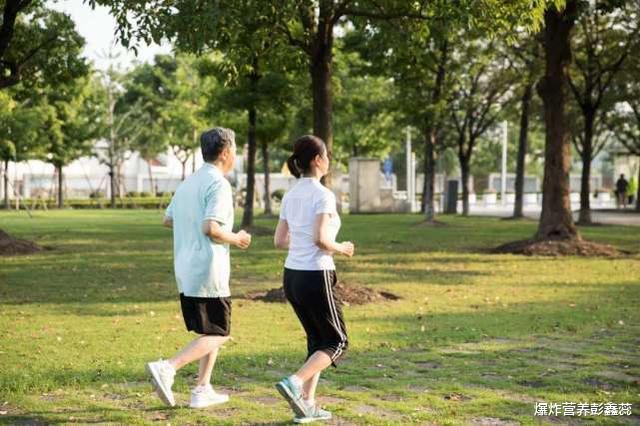 「长寿」宋美龄40岁患乳腺癌,却能活到106岁,有4个养生秘诀在支撑她