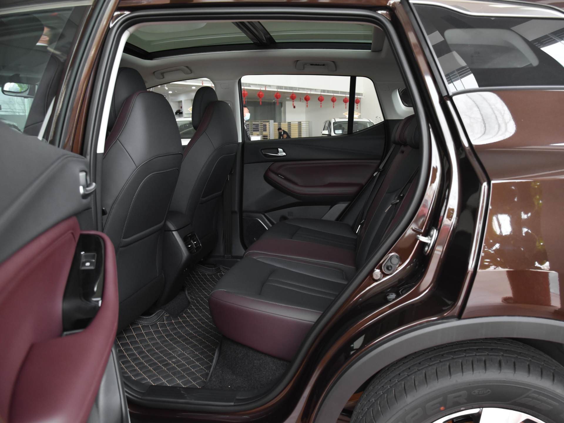 传祺GS4|目标“销量王”哈弗H6，1.5T+6AT，油耗6.8L，你心动了吗？