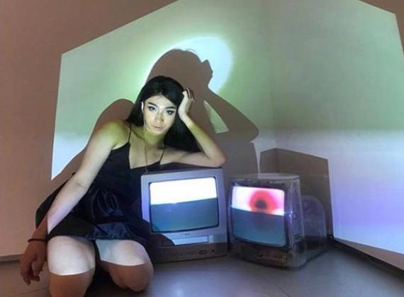 庾澄庆|庾澄庆儿子长大了，18岁染金发穿裙子太前卫，与伊能静感情甚好