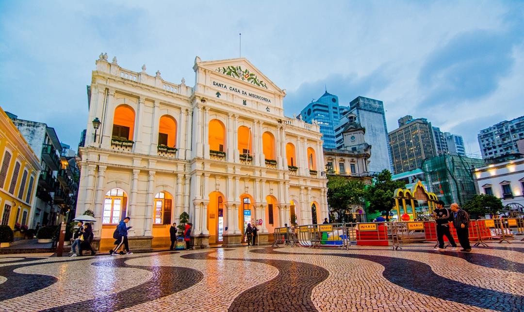 #遂昌#何鸿燊在澳门建了一座金色大楼，周边都是旅游景点，每年游客如云