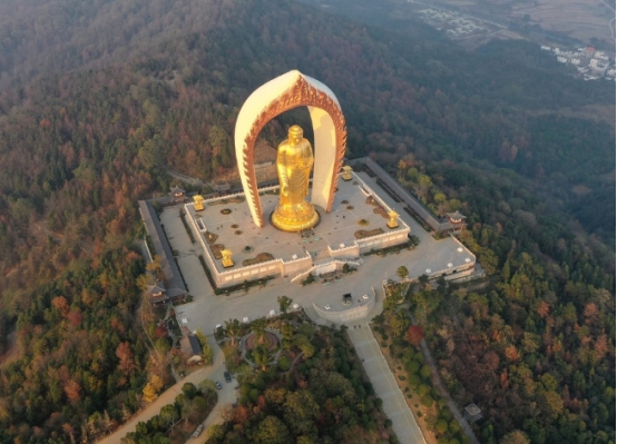 江西|我国最“昂贵”佛像，耗费10亿打造镀满48公斤黄金，游客：拜不起