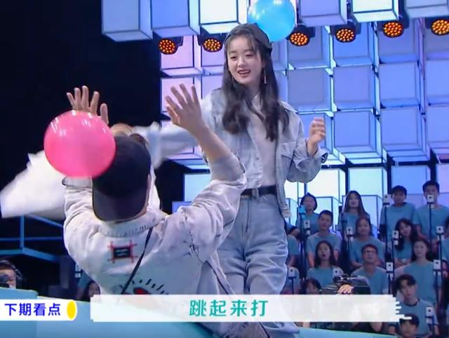 王一博|不愧是一个剧组出来的，赵丽颖刚站起来，王一博就知道她想干嘛