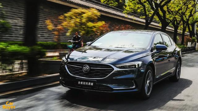 君越|君越VS亚洲龙：比空间、气场、质感，谁是B级车最高“绝对值”