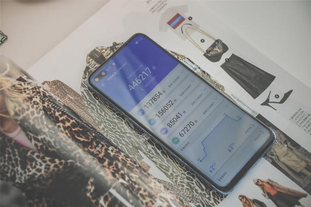 「5g手机」荣耀V30 Pro值得买吗?一个月重度使用者来告诉你真相