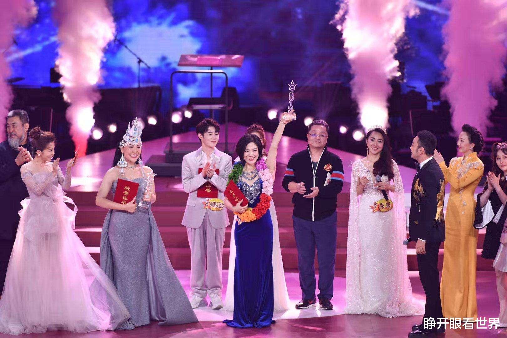 春晚|《星光大道》最惨总冠军，曾在春晚压轴，如今回到街头卖唱？