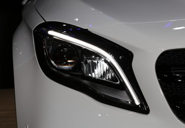 『奔驰GLA』奔驰终于扛不住了！从26.48万降至18.45万，奥迪宝马都不敢这么降