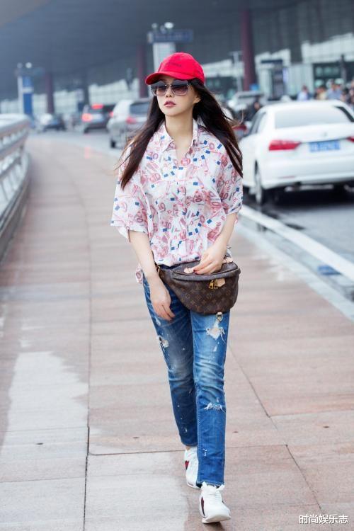 |伊能静不用美图就是大妈模样,除了肌肤白点其它没优势!