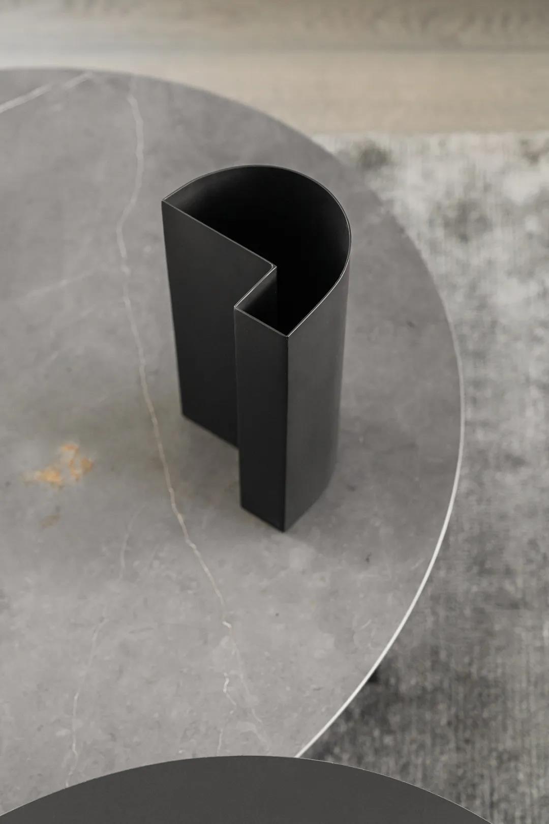 []用高级灰+原木风装修115平的家，有腔调！