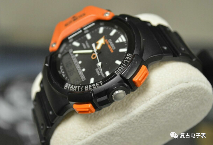 民法典|推土机式的传感器双显登山表——CASIO ALTI-METER AW330