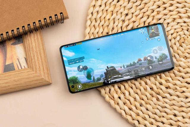 vivo x50 pro+|120Hz高刷和长效续航vivo X50 Pro+全都有,快乐不停歇