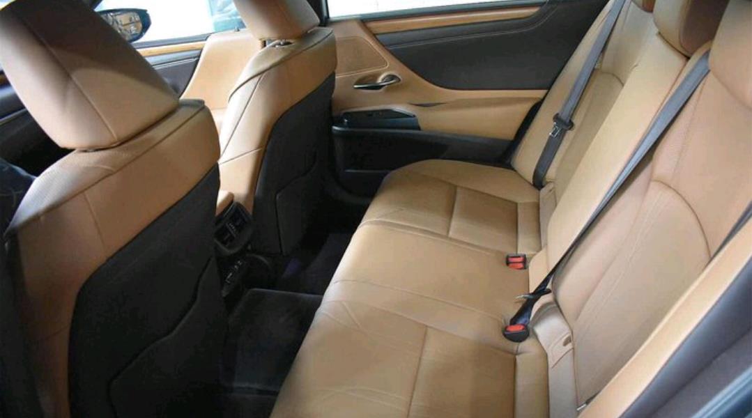 雷克萨斯ES|40岁大叔喜提雷克萨斯ES，驾驶质感超BBA，分享2800公里用车感受