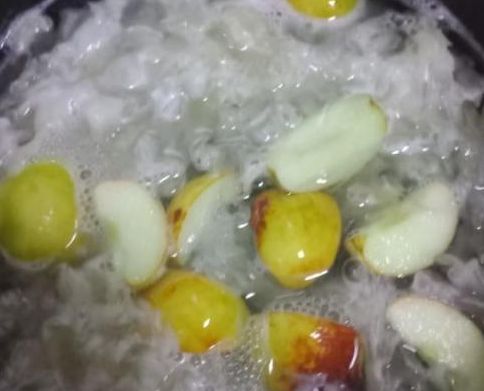 「维生素C」它是天然维生素C，每天食用一点，补水保湿，皮肤像“冻龄”人