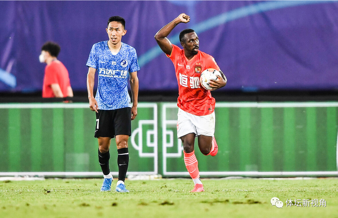 国足|27岁国足归化球星今晚一战成名，替补登场5分钟造2球，拯救卡帅！