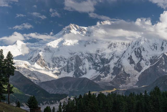 珠穆朗玛峰：世界上什么山最高？看看世界前十高山排名