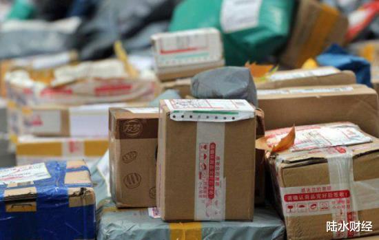 『快递』真正的快递巨头:一口气买下2300辆重卡,业务量是顺丰的2.5倍