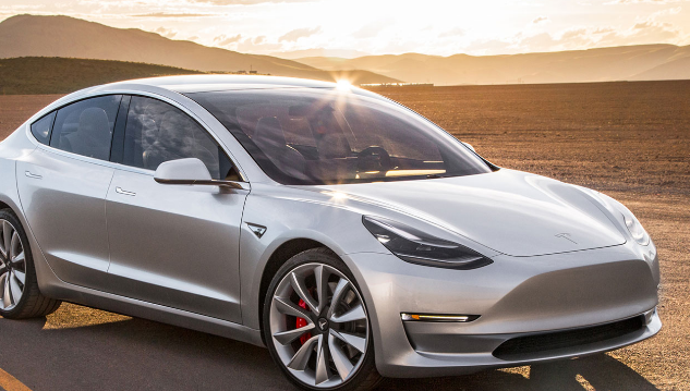 『红旗h9』赚走中国211亿，被国人捧上天的网红车企一夜翻车，亏损1900亿