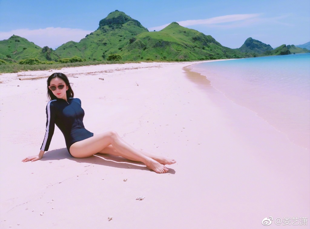 娄艺潇@当168cm胡一菲撞上167cm陈美嘉，终于明白腿直和腿细哪个更重要