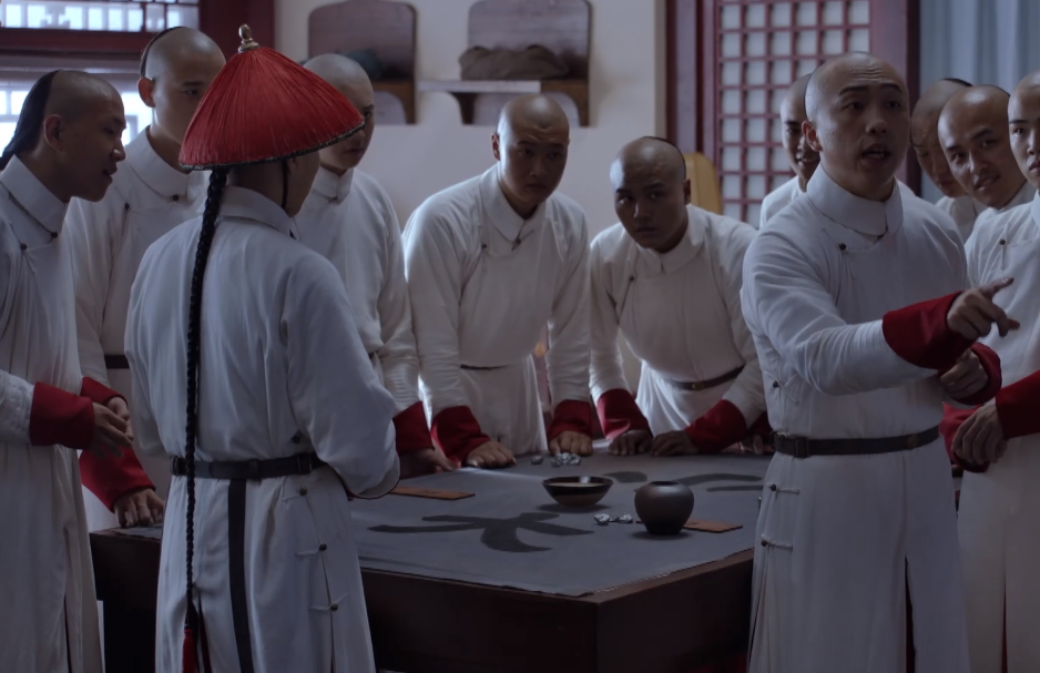 鹿鼎记|穿丧服、擦指甲油、扎皮腰带，新《鹿鼎记》，你在玩火！