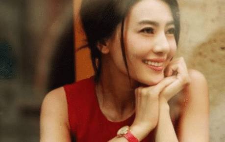 高圆圆|高圆圆女儿罕见曝光，看清真实样貌后，网友：难怪一直不公开