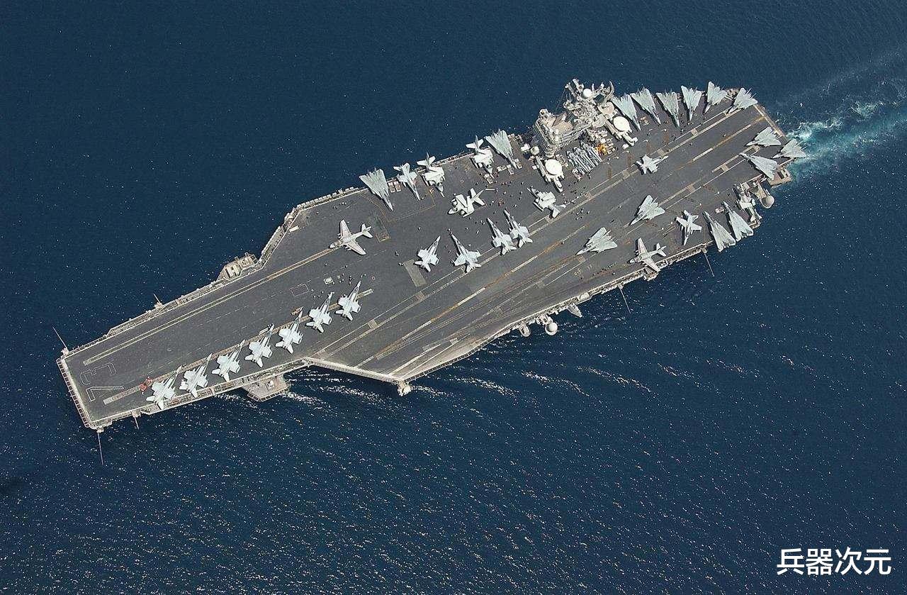 军舰■112艘军舰抵达海峡，警告美军立即撤离，航母舰队被堵在海湾外