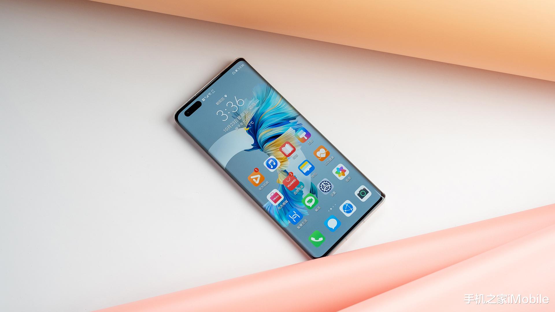 华为Mate40Pro|一脉相承的雅致设计 华为Mate40 Pro秘银色图赏