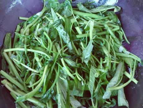 番茄@3块钱一斤的碱性蔬菜，清脆又爽口，钙是番茄的10倍，夏天我常吃