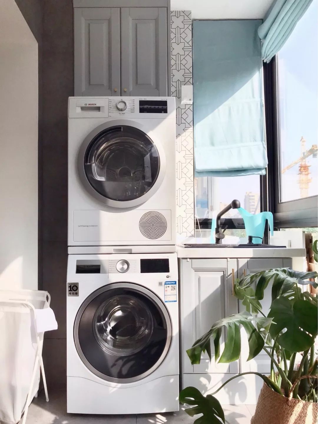 没阳台的衣服怎么晒？洗衣机+烘干机，方便又舒适！
