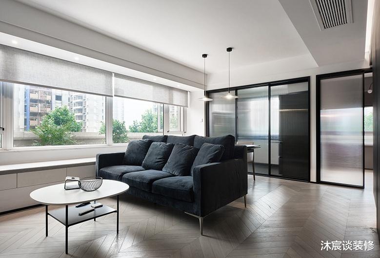 |走进她家，就被清爽不腻的氛围吸引，90㎡到处简约随性，非常舒适