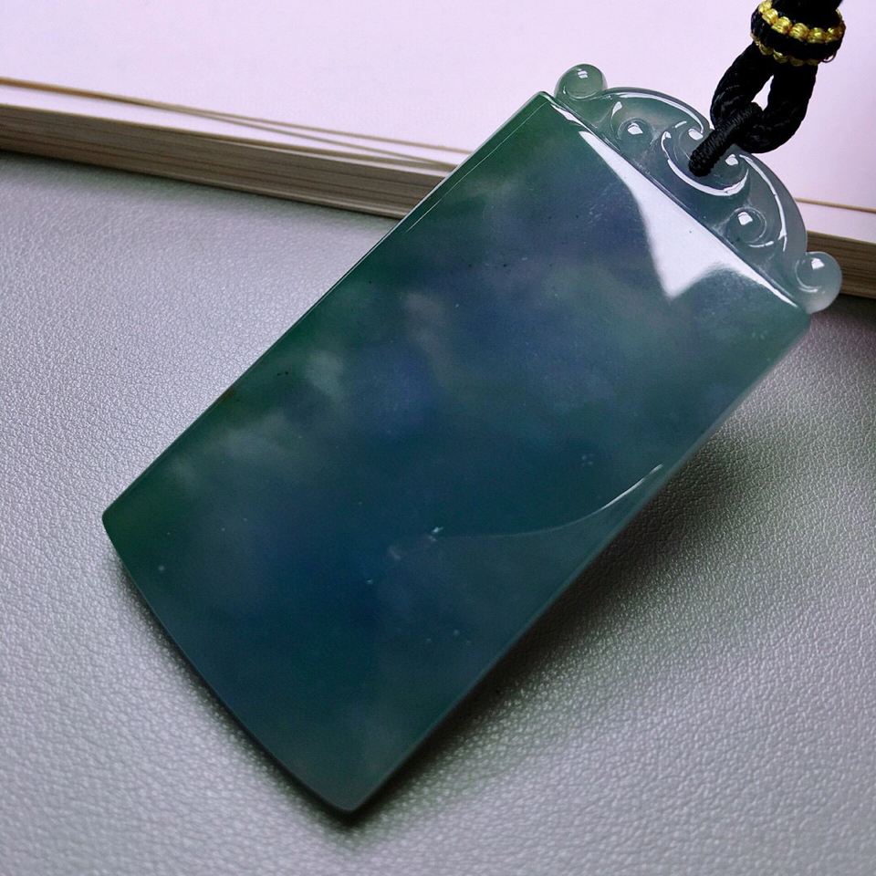 |造型简单的翡翠，为什么越来越受欢迎？