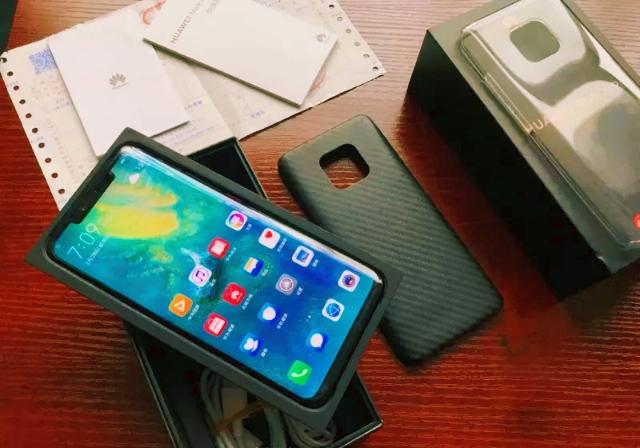 华为mate|256G麒麟980+4000W莱卡三摄，昔日机皇如今彻底让路“退场价”！