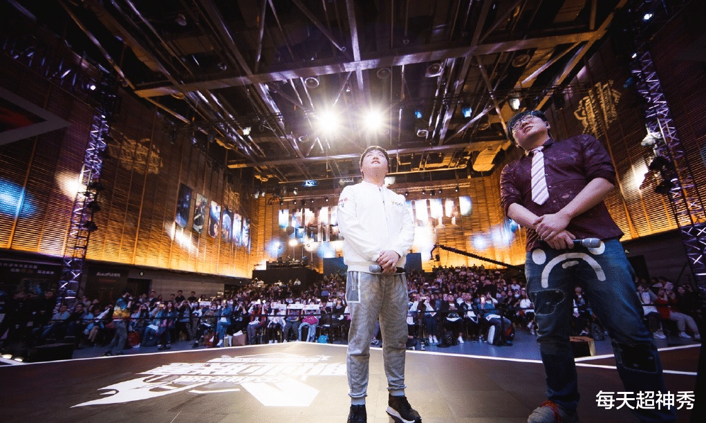 Uzi|开启认真模式！Doinb晋级生死局Uzi锁下EZ，狂小狗风采依旧