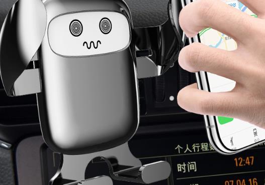 |所有汽车都藏有一个AUX孔，7成老车主天天用，9成新手却闲置，真浪费