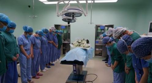 |濒死之人的记录被公开，人们知道了死亡后的世界，将揭开宇宙秘密