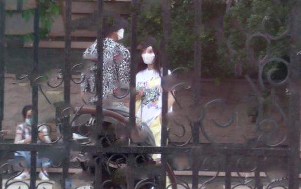 贾乃亮▲贾乃亮李小璐离婚首同框，画面温馨被喊复合，真应验刘嘉玲的话？