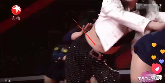 [东方卫视]东方卫视晚会状况多，关晓彤贾玲面色蜡黄，王源唱歌没声音