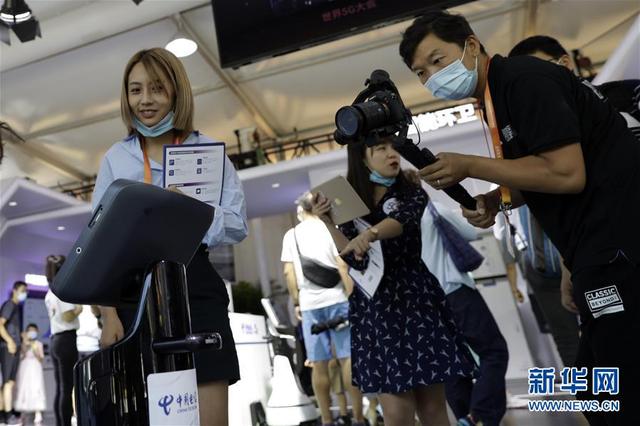 三星|媒体记者云集服贸会