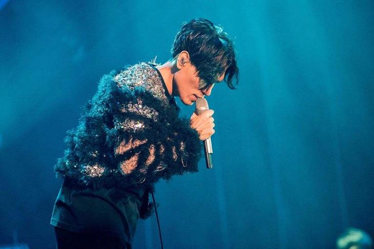 凉凉|演唱会直接迟到2个小时，忘词还耍大牌，如今彻底凉凉了！