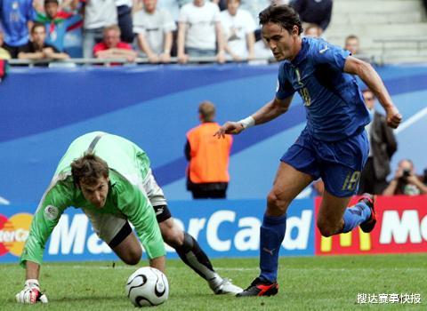 「因扎吉」意大利历史第6射手，世界大赛预选赛26场19球，正赛却不受重用