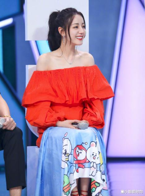 「迪丽热巴」迪丽热巴的连体裤+高马尾造型，洋气减龄，气质超满分！