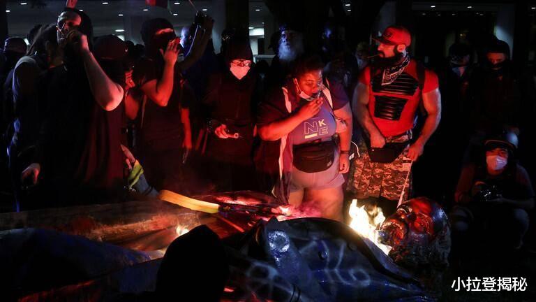 美国@示威者又做出了一件事，特朗普发怒了，这是国家的耻辱