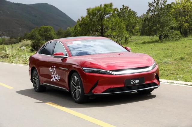 比亚迪汉|3.9秒破百!比亚迪汉不仅仅是堆料那么简单,细节太讲究,极精致