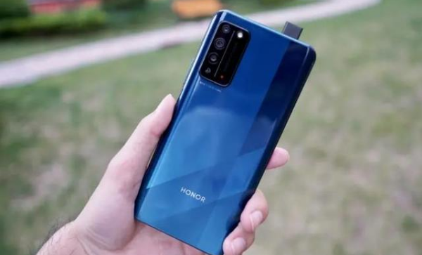 华为荣耀|华为手机也分三六九等，懂行人会选这3款，从千元档到高端机