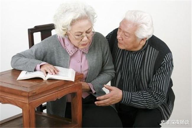 66歲男人坦言：七千退休金，不願找老伴，寧願餘生和保姆度日-圖4
