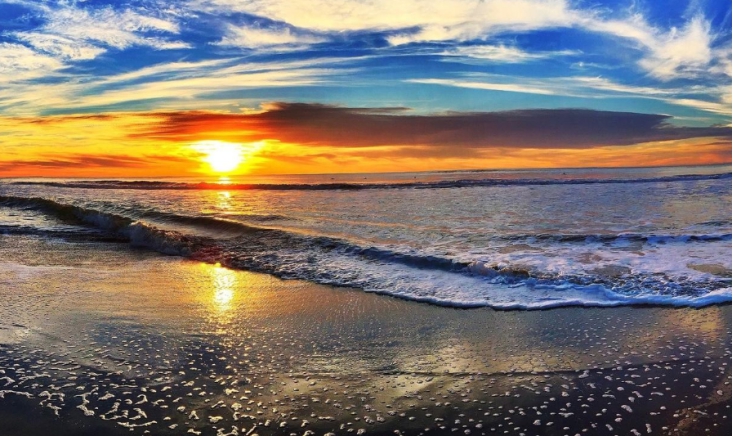 月球|月亮出来后,地球的背面为什么会涨潮?