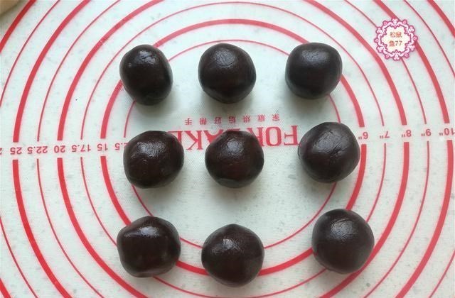 油炸糕|面点师教你做油炸糕，又软又甜不爆裂，特好吃，家里有面粉就行